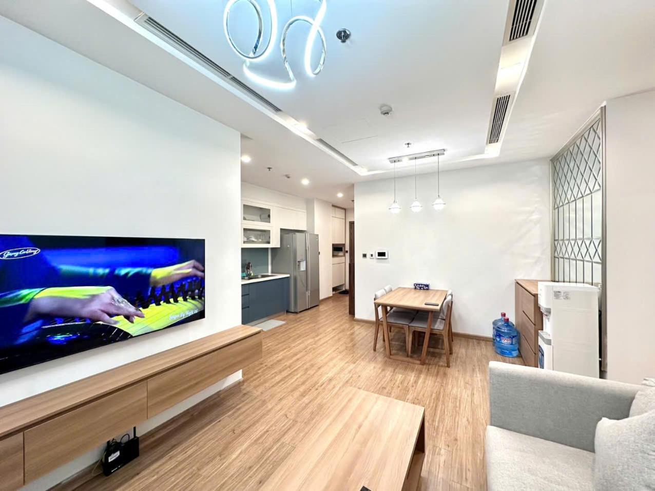 Luxury Apartment In Vinhomes Metropolis Hanoi Buitenkant foto