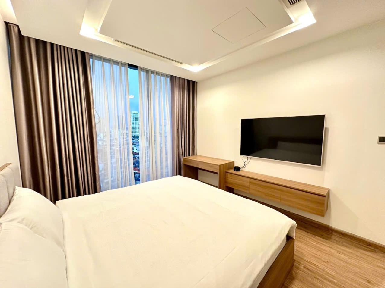 Luxury Apartment In Vinhomes Metropolis Hanoi Buitenkant foto